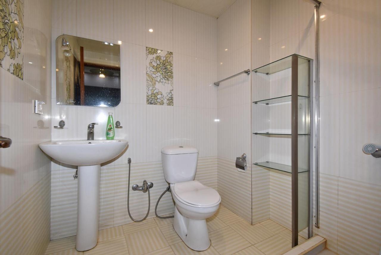 Armenak Apartment No 8, Abovyan Street Yerevan Bagian luar foto